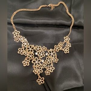 Vintage cascading daisies Gold Floral Necklace center rhinestones